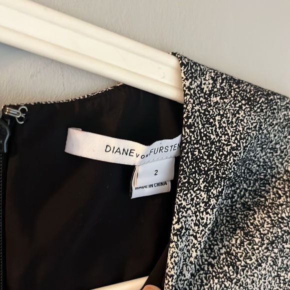 Diane Von Furstenberg Black & White Sleeveless Sheath Dress Size 2 - Picture 3 of 7